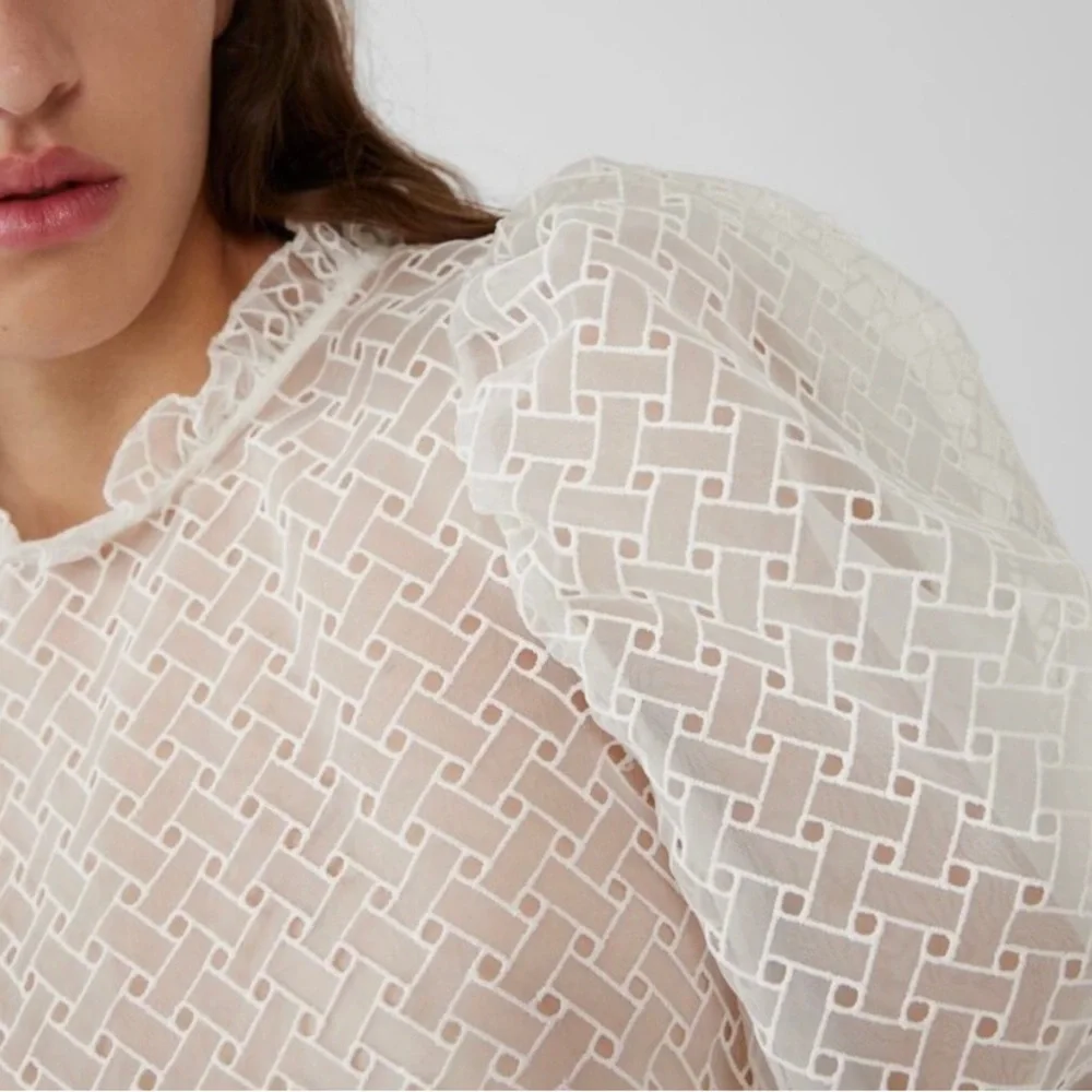 ZARA Voluminous Textured Eyelet Lace Top